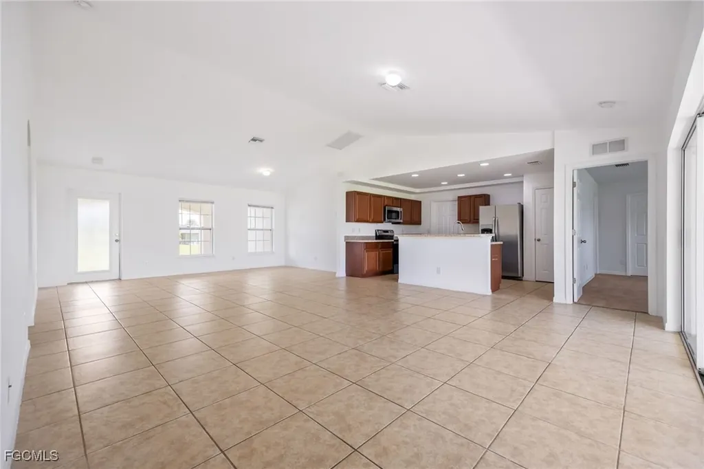 2904 NE 1st Avenue Cape Coral FL 33909