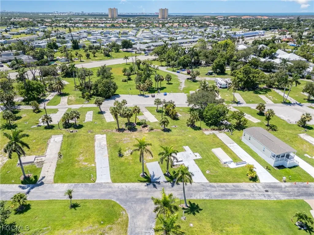 77 Birch Boulevard Fort Myers FL 33908