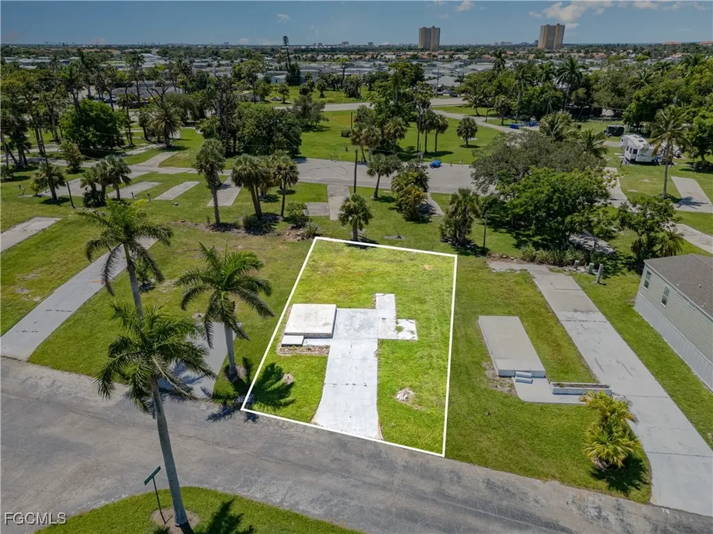 77 Birch Boulevard Fort Myers FL 33908