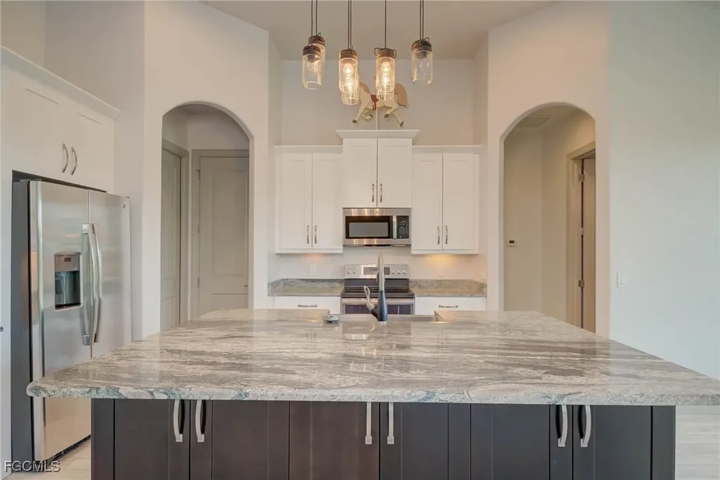 18111 Riverchase Court Alva FL 33920