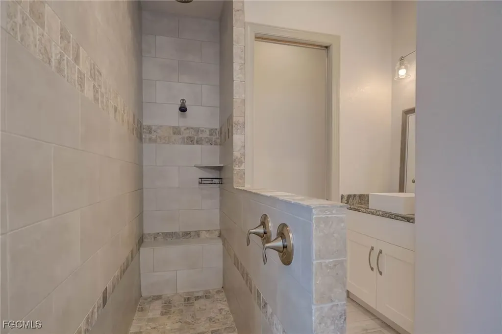 18111 Riverchase Court Alva FL 33920