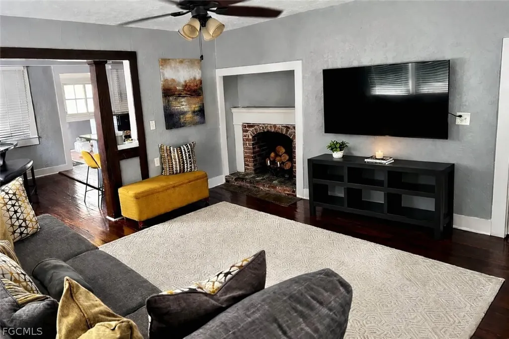 1531/1533 Hough Street Fort Myers FL 33901