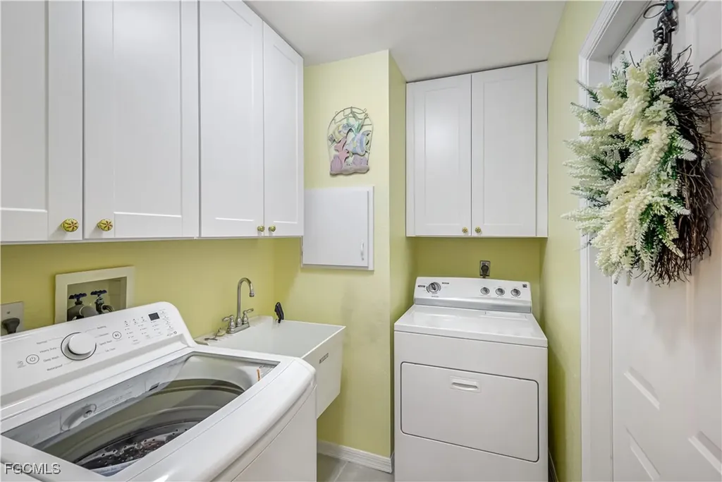 213 SW 38th Terrace Cape Coral FL 33914