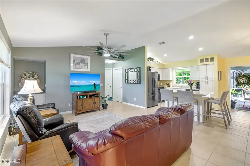 213 SW 38th Terrace Cape Coral FL 33914