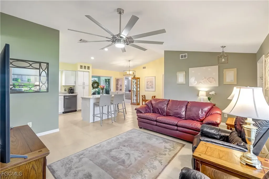 213 SW 38th Terrace Cape Coral FL 33914