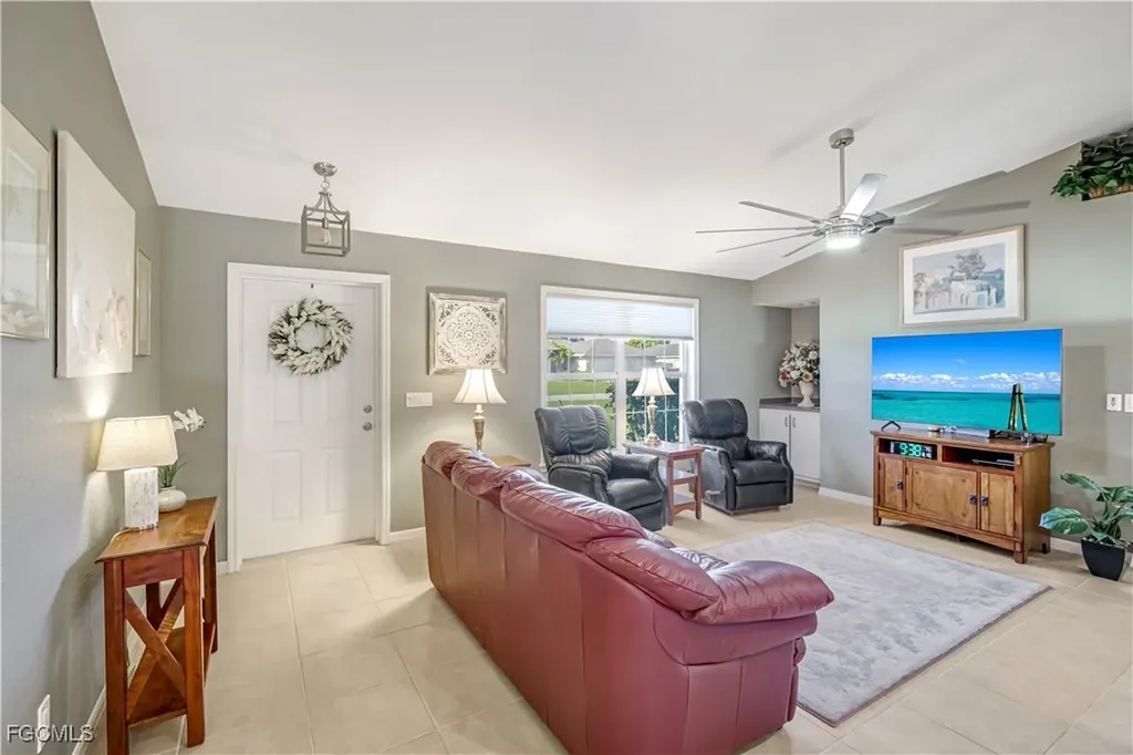 213 SW 38th Terrace Cape Coral FL 33914