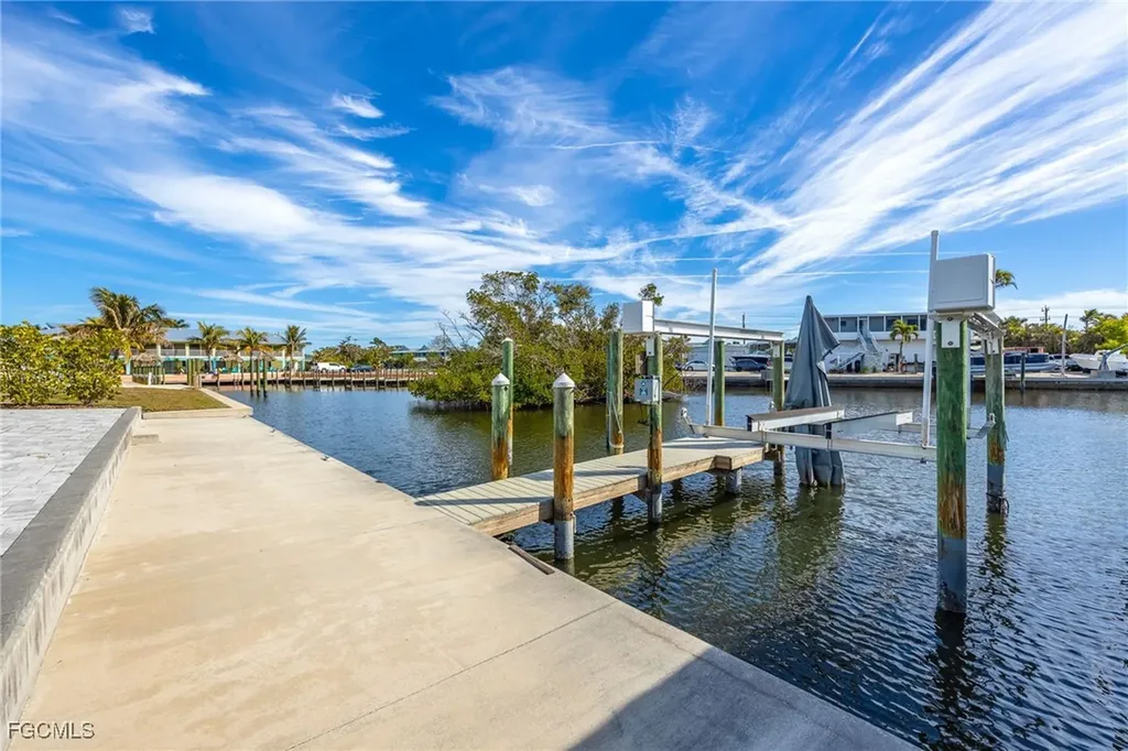 2892 Sanibel Boulevard St. James City FL 33956