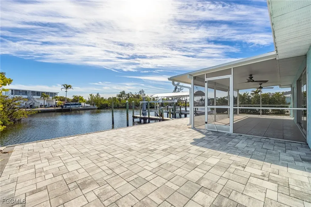 2892 Sanibel Boulevard St. James City FL 33956