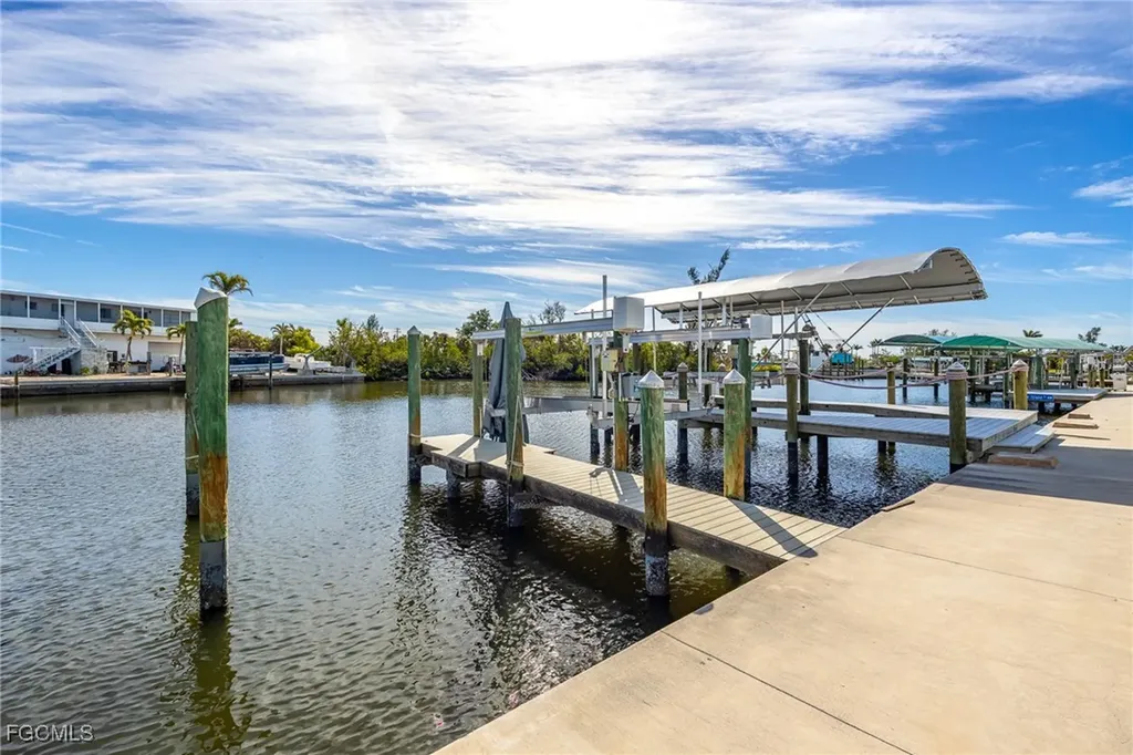 2892 Sanibel Boulevard St. James City FL 33956