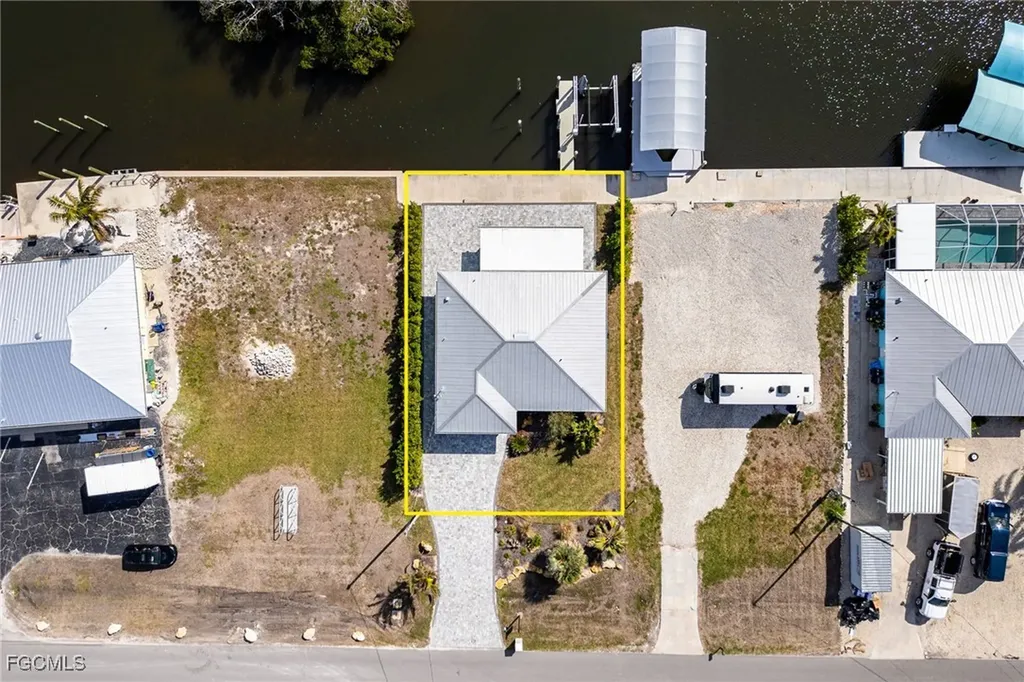 2892 Sanibel Boulevard St. James City FL 33956