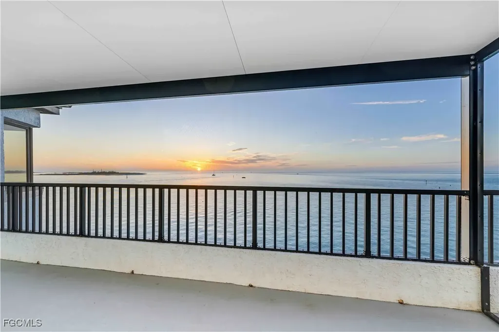 645 La Peninsula Boulevard Naples FL 34113