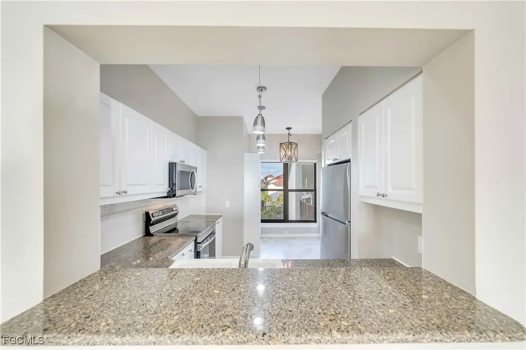 645 La Peninsula Boulevard Naples FL 34113