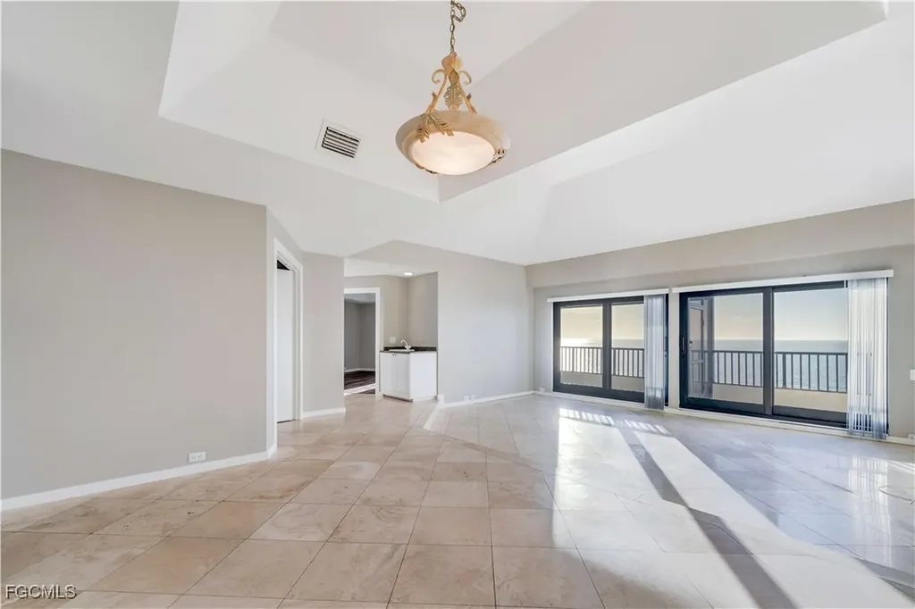 645 La Peninsula Boulevard Naples FL 34113