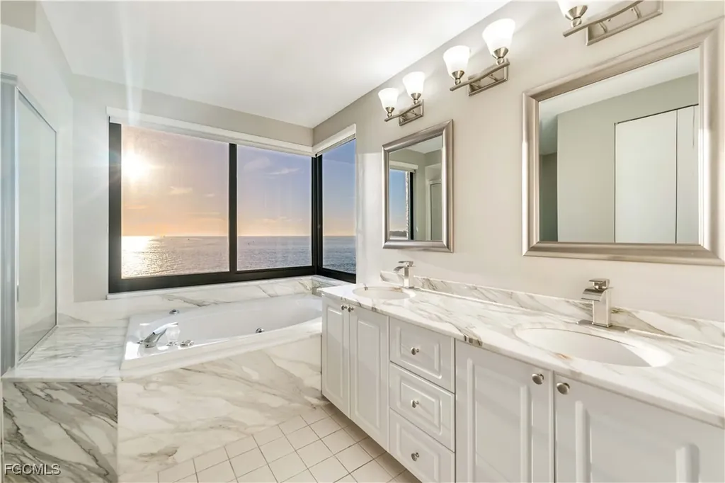 645 La Peninsula Boulevard Naples FL 34113