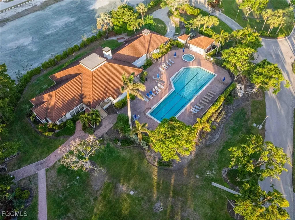 645 La Peninsula Boulevard Naples FL 34113