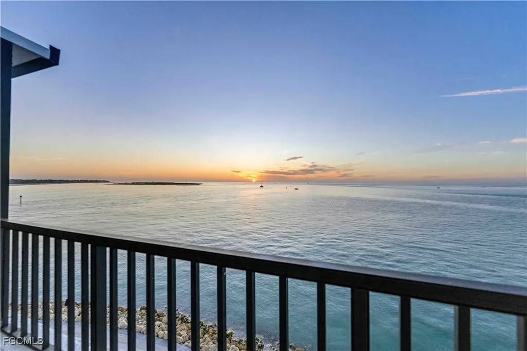645 La Peninsula Boulevard Naples FL 34113