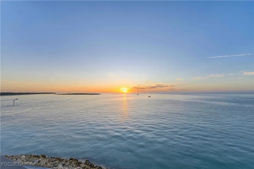 645 La Peninsula Boulevard Naples FL 34113
