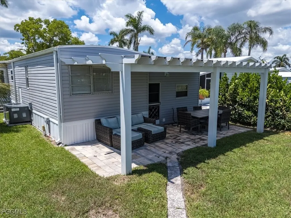 16241 Siesta Drive Fort Myers FL 33908