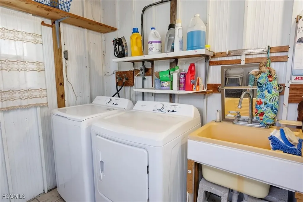 16241 Siesta Drive Fort Myers FL 33908