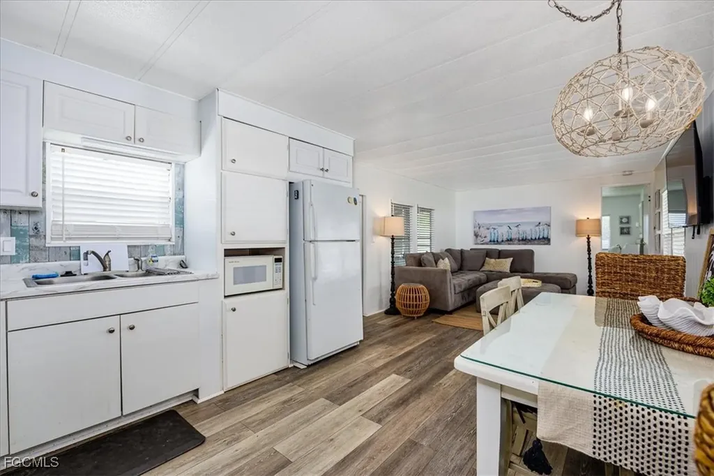 16241 Siesta Drive Fort Myers FL 33908