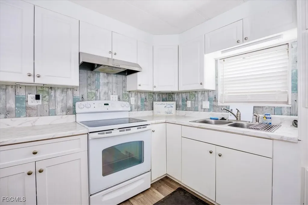 16241 Siesta Drive Fort Myers FL 33908