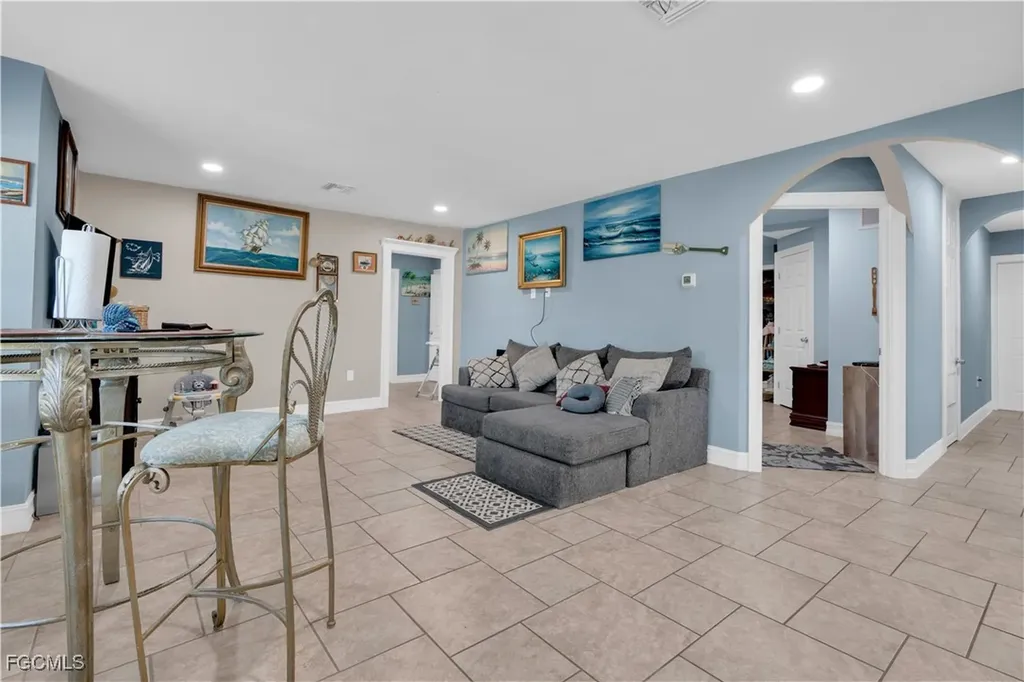 3808 Seminole Avenue Fort Myers FL 33916