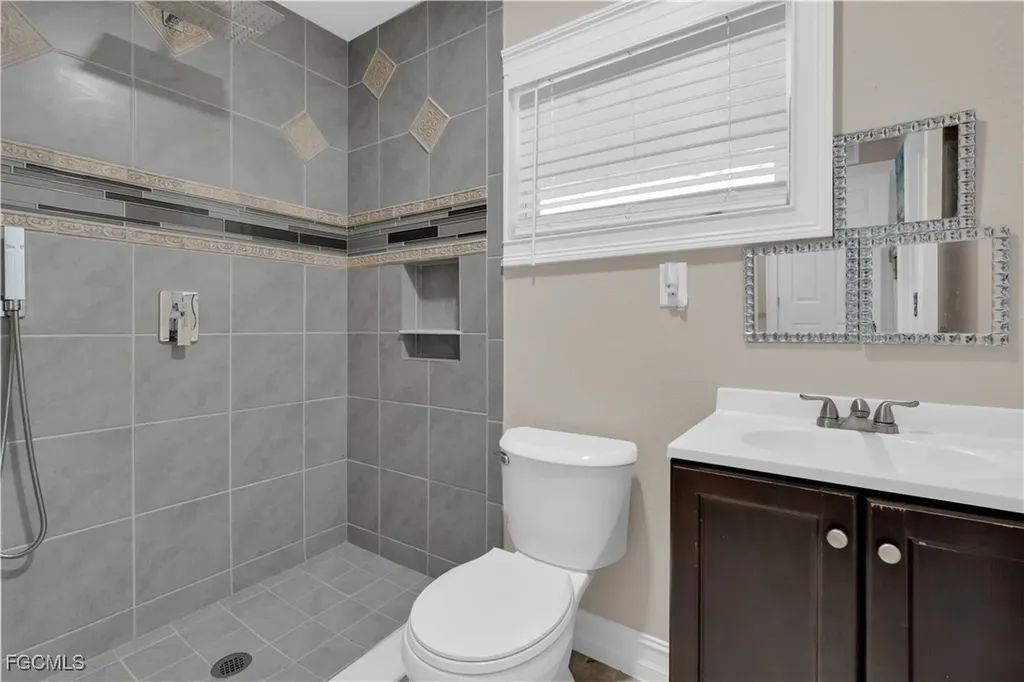 3808 Seminole Avenue Fort Myers FL 33916