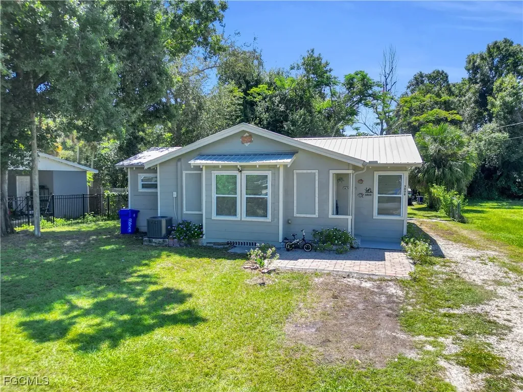 3808 Seminole Avenue Fort Myers FL 33916