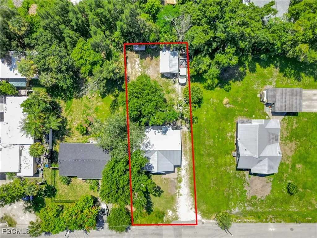 3808 Seminole Avenue Fort Myers FL 33916