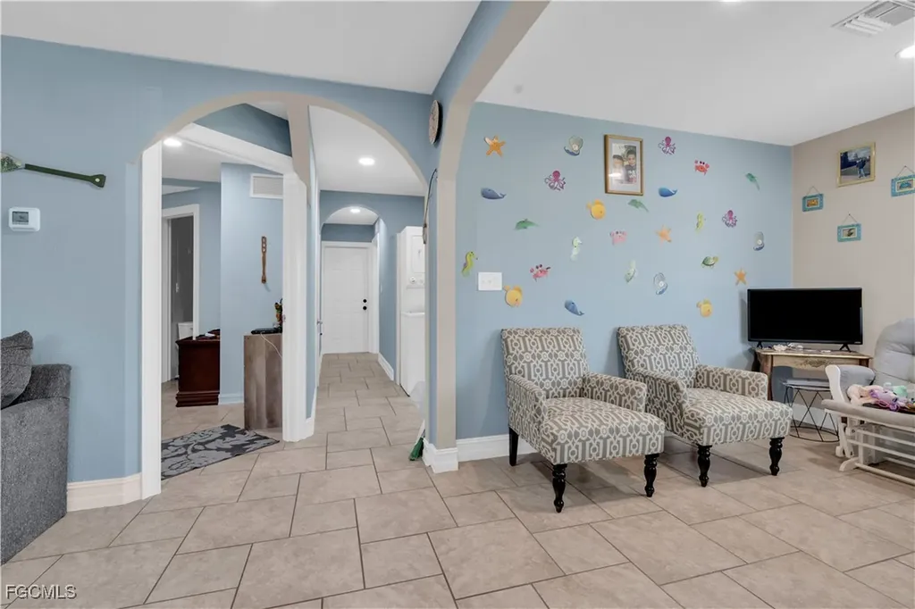 3808 Seminole Avenue Fort Myers FL 33916