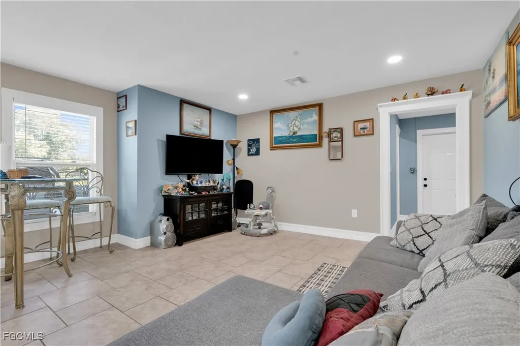 3808 Seminole Avenue Fort Myers FL 33916