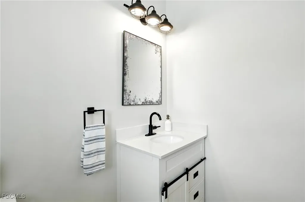 16300 Forest Mist Court Alva FL 33920