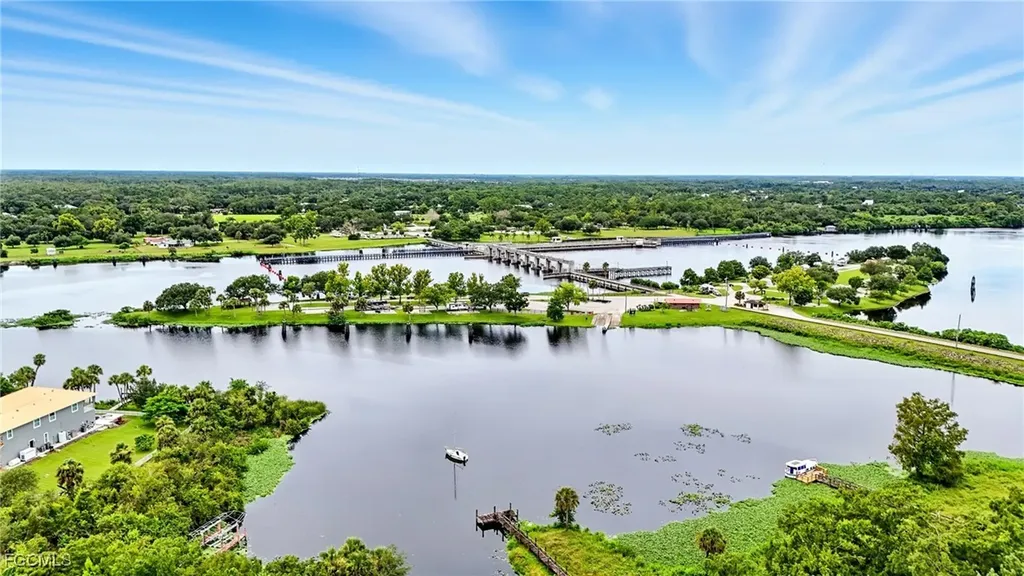 16300 Forest Mist Court Alva FL 33920