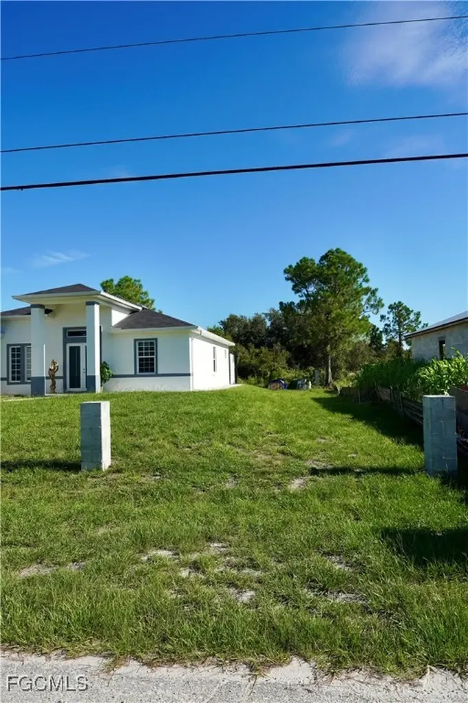 105 E 15th Street Lehigh Acres FL 33972