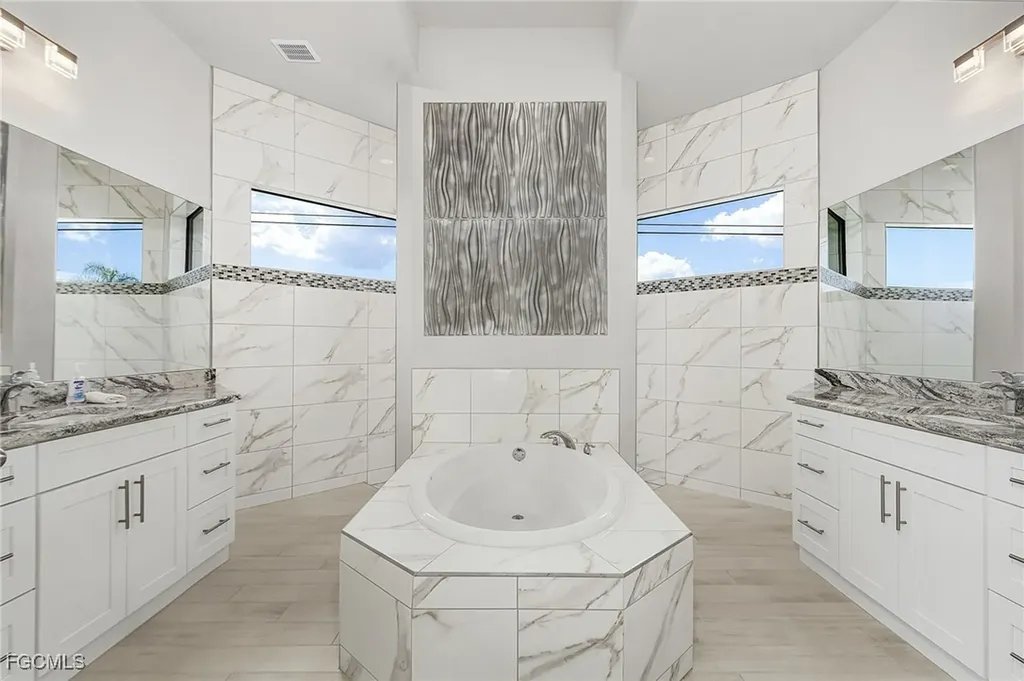 3605 SW 17th Place Cape Coral FL 33914