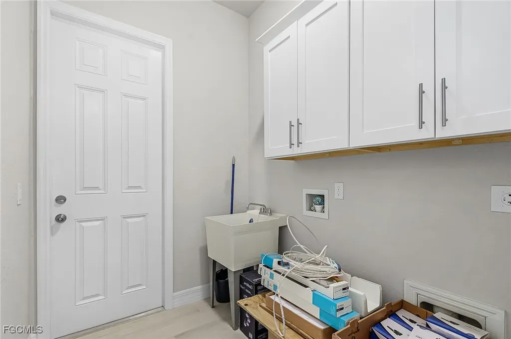 3605 SW 17th Place Cape Coral FL 33914