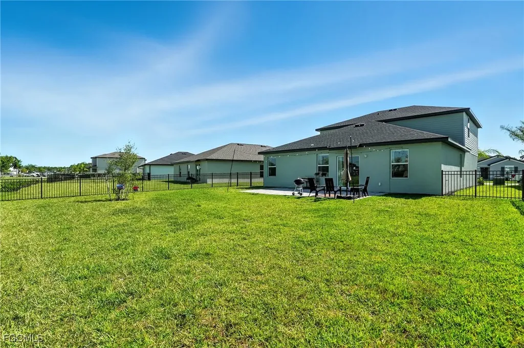 17765 Paradiso Way North Fort Myers FL 33917