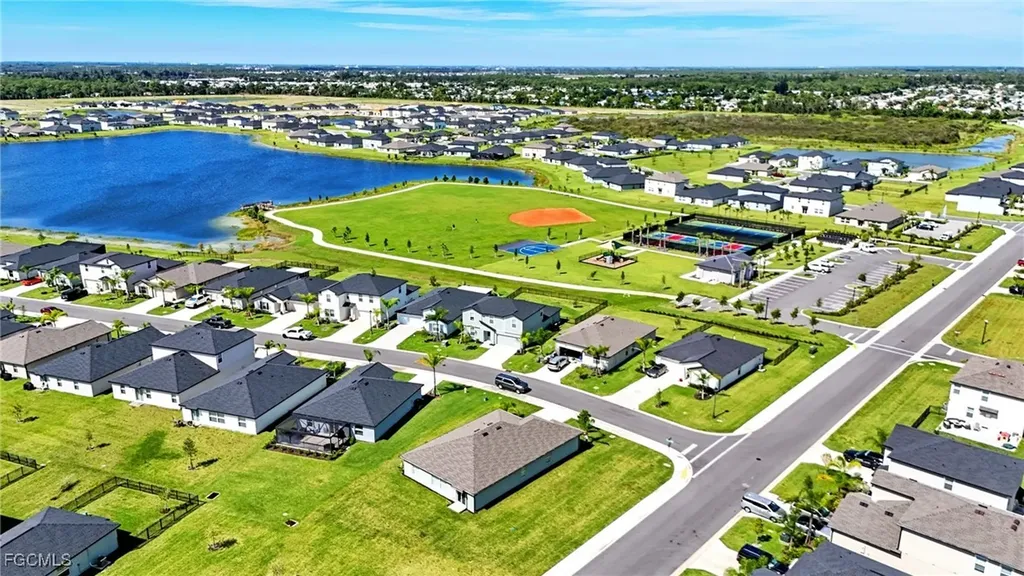 17765 Paradiso Way North Fort Myers FL 33917