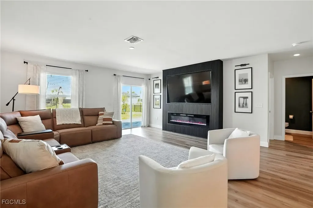 17765 Paradiso Way North Fort Myers FL 33917