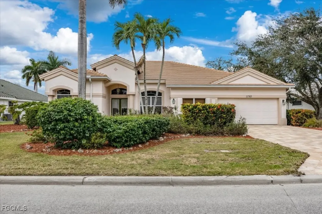 11745 Longshore Way E Naples FL 34119