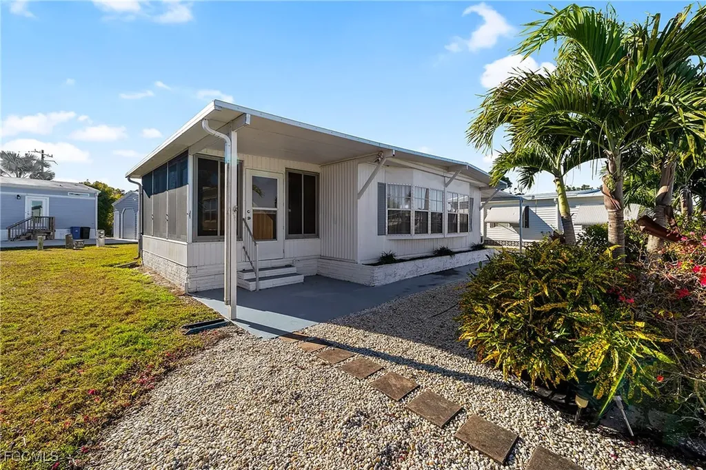 77 Snead Drive North Fort Myers FL 33903