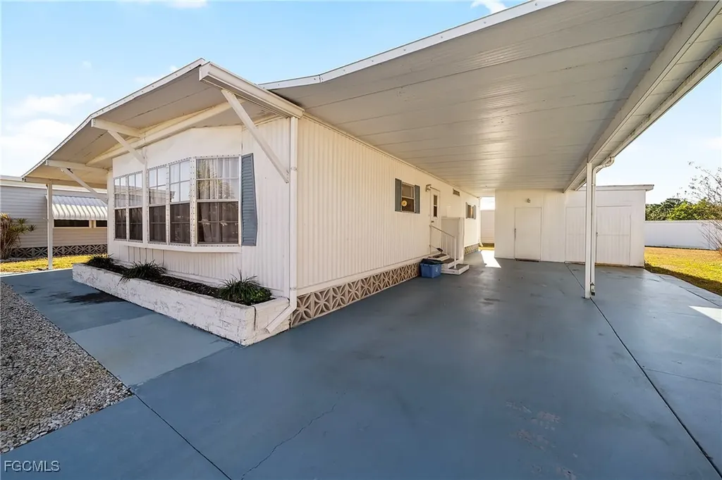 77 Snead Drive North Fort Myers FL 33903