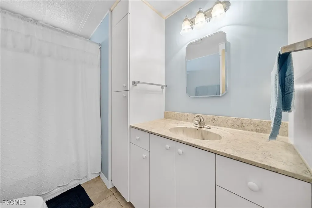 77 Snead Drive North Fort Myers FL 33903