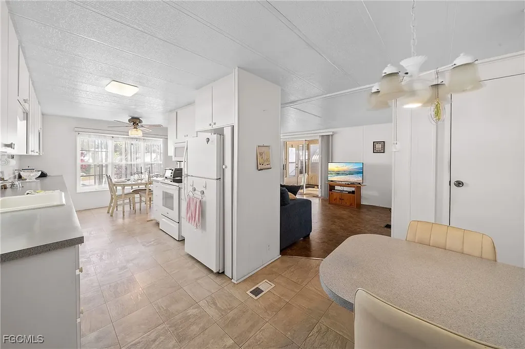 77 Snead Drive North Fort Myers FL 33903