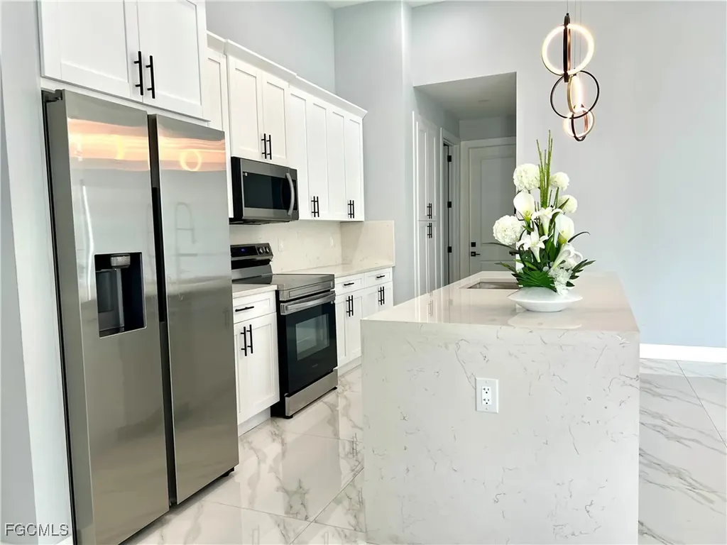 3821 SW 20th Place Cape Coral FL 33914