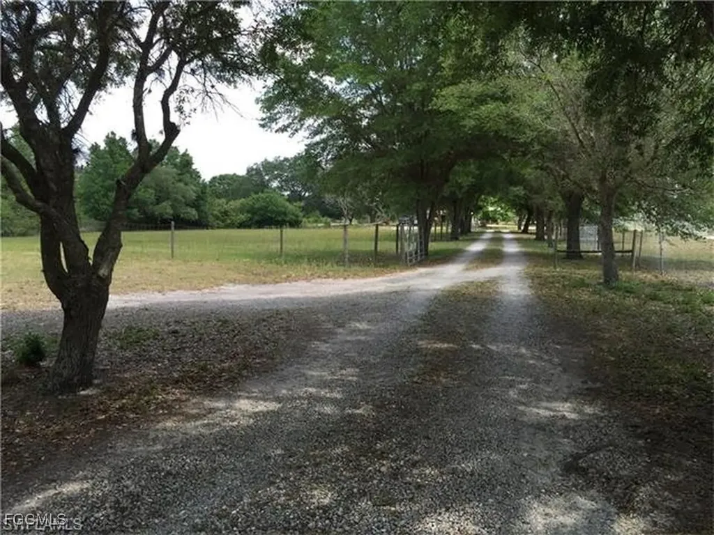 435 Trader Road Fort Denaud FL 33935