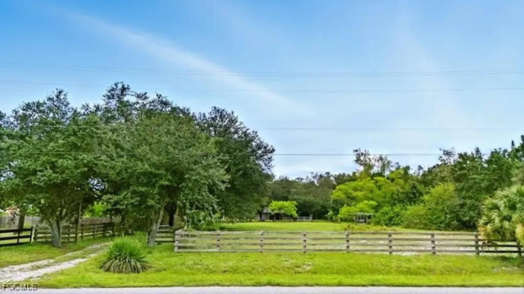 435 Trader Road Fort Denaud FL 33935