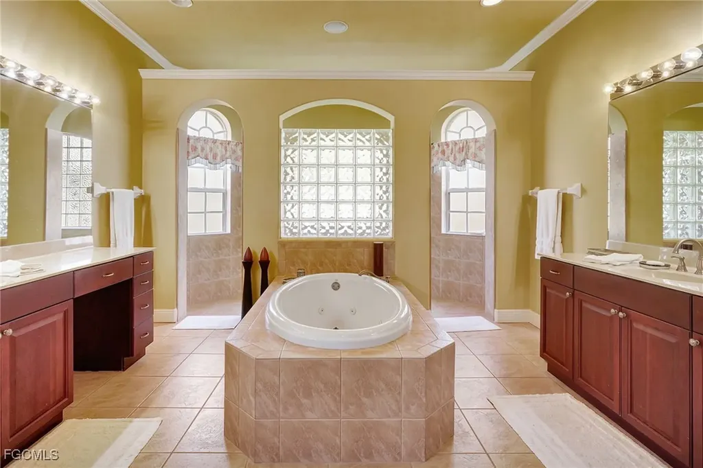 3517 SE 18th Avenue Cape Coral FL 33904