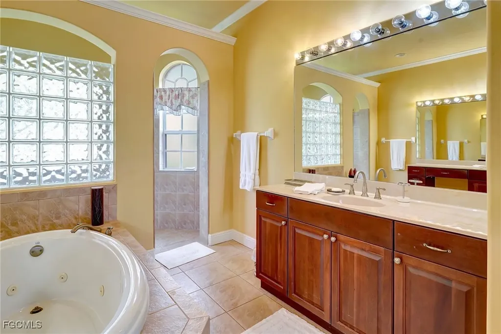 3517 SE 18th Avenue Cape Coral FL 33904