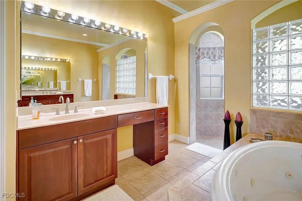 3517 SE 18th Avenue Cape Coral FL 33904